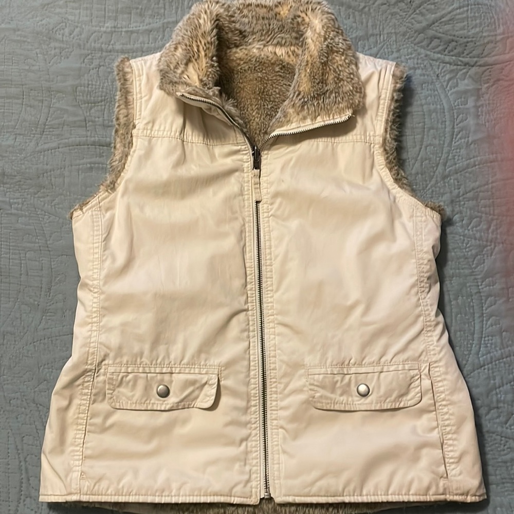 Reversible vest